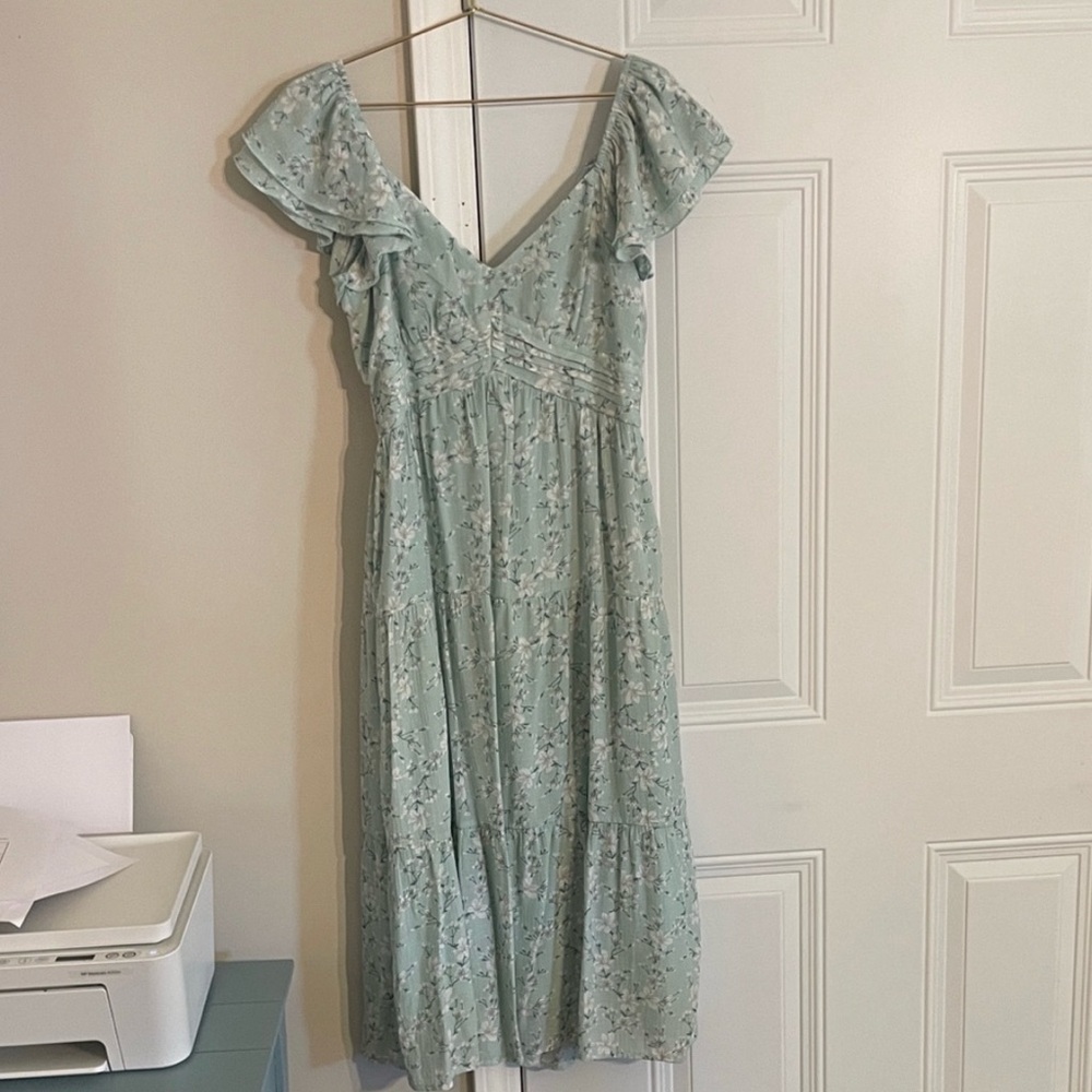 Trixxi Light Green Floral Midi Dress